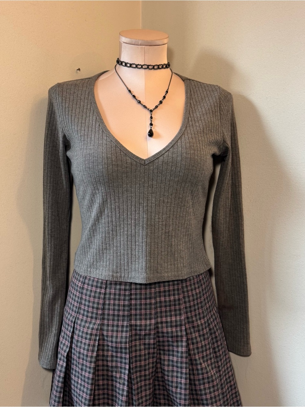 Revamped Heather Gray Ribbed V-Neck Long Sleeve Top